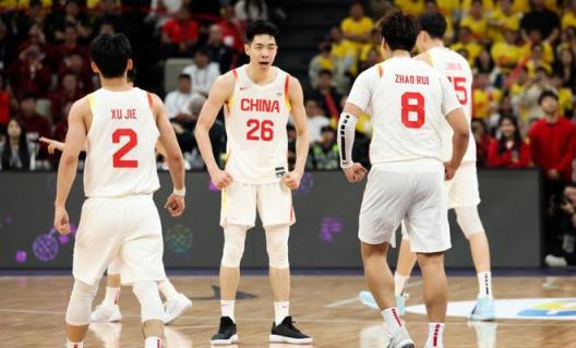 中國(guó)男籃歐戰(zhàn)17人名單公布：8后衛(wèi)3內(nèi)線，郭士強(qiáng)迎嚴(yán)峻考驗(yàn)
